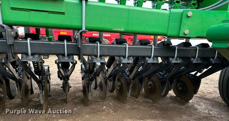 image for item LR9752 John Deere 455  grain drill