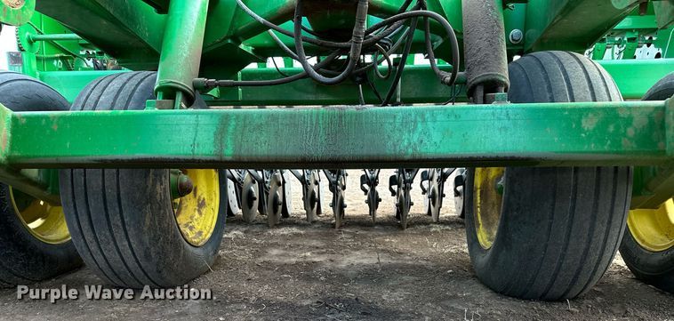 image for item LR9752 John Deere 455  grain drill