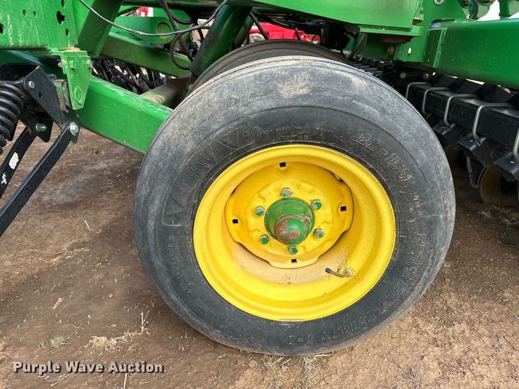 image for item LR9752 John Deere 455  grain drill