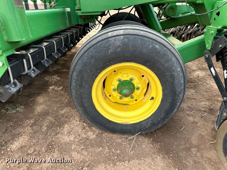 image for item LR9752 John Deere 455  grain drill