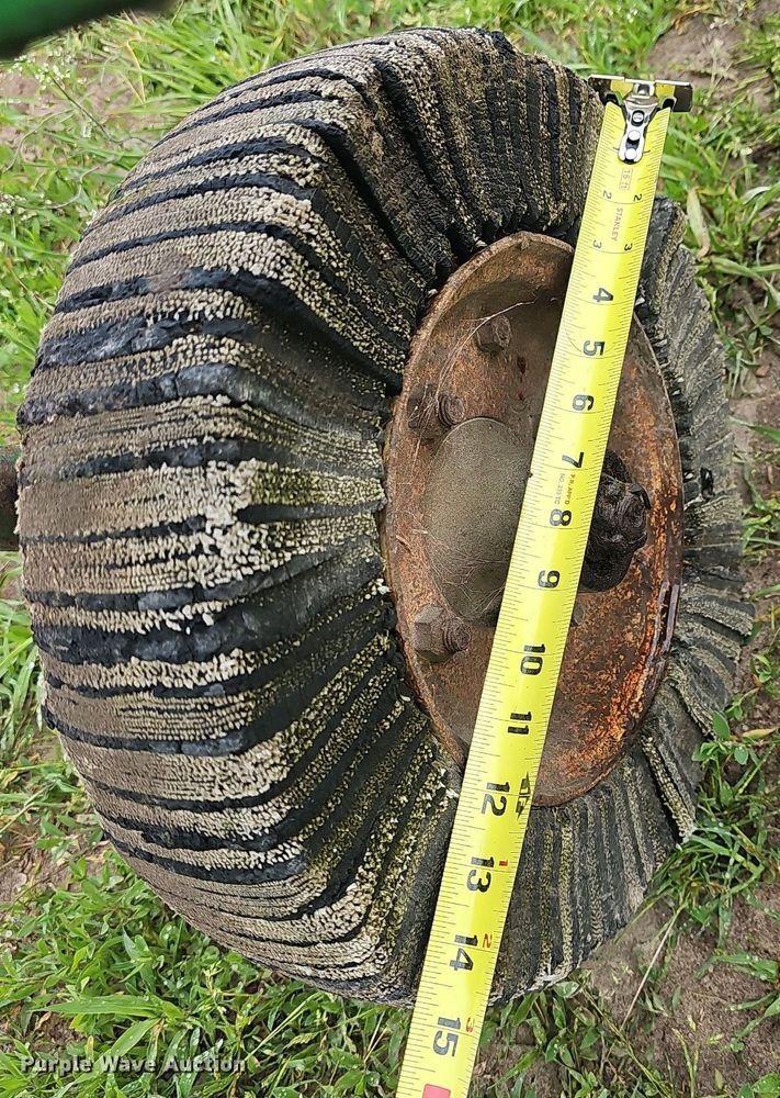 image for item LW9553 John Deere 717  rotary mower