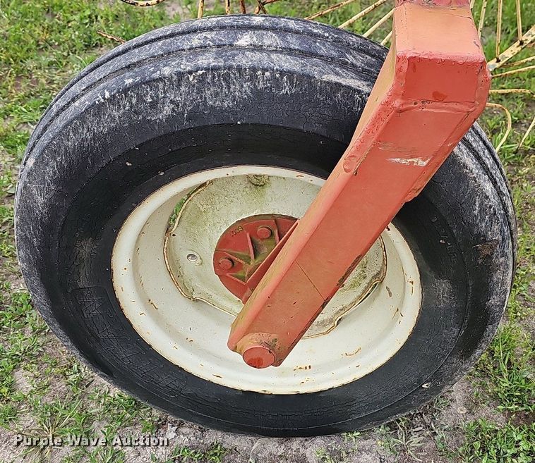 image for item LW9554 S&H  hay rake
