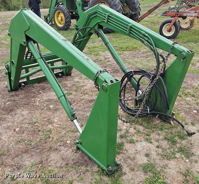 image for item LW9555 John Deere 4450  loader