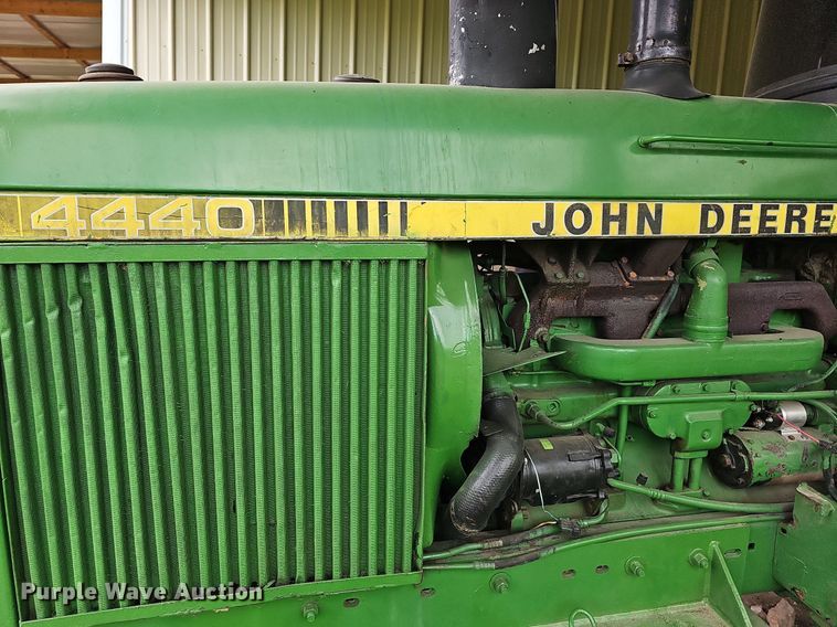 image for item LW9555 John Deere 4450  loader