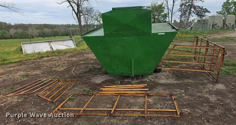 image for item LW9556 Richard Cox Manufacturing  creep feeder