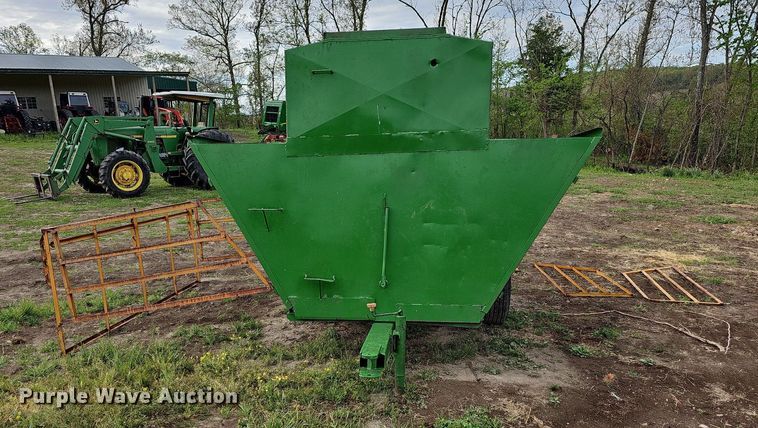 image for item LW9556 Richard Cox Manufacturing  creep feeder