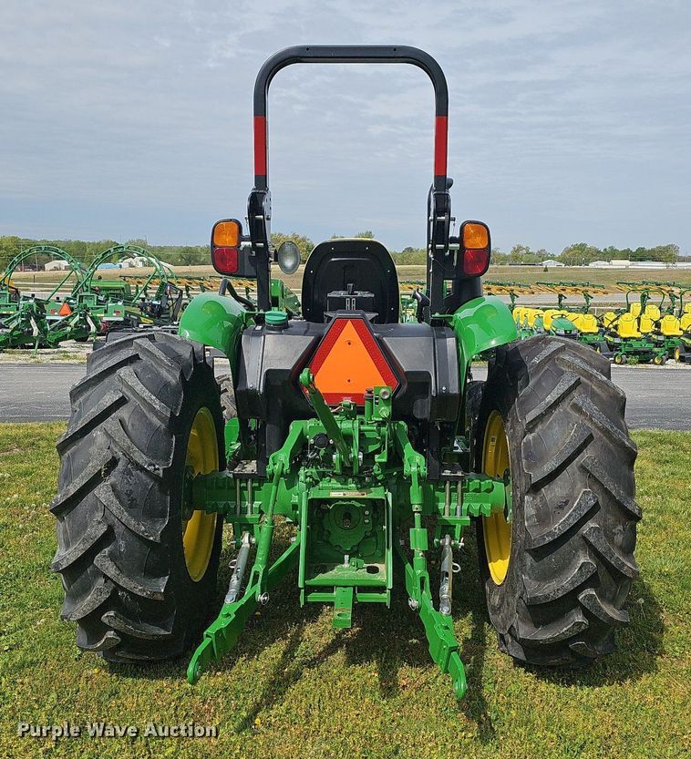 image for item MC9015 2021 John Deere 5075E  MFWD tractor