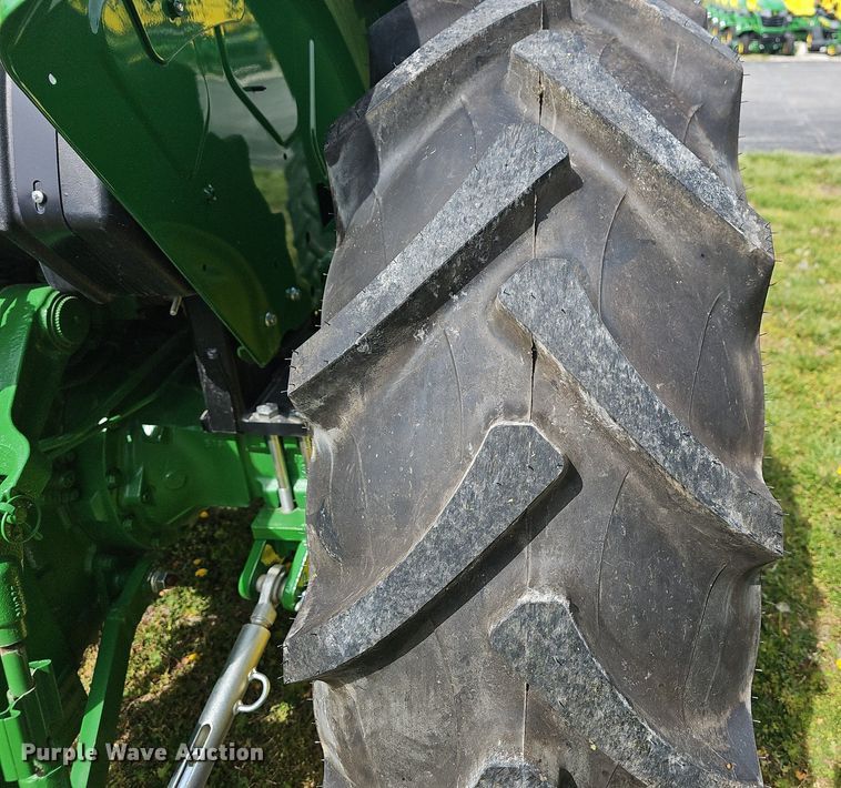 image for item MC9015 2021 John Deere 5075E  MFWD tractor