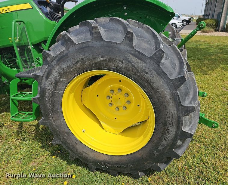 image for item MC9015 2021 John Deere 5075E  MFWD tractor