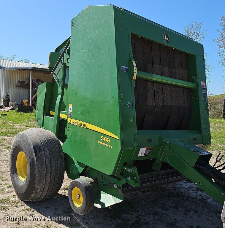 image for item MC9020 John Deere 569  round baler