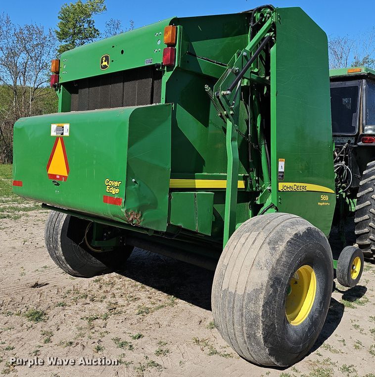 image for item MC9020 John Deere 569  round baler