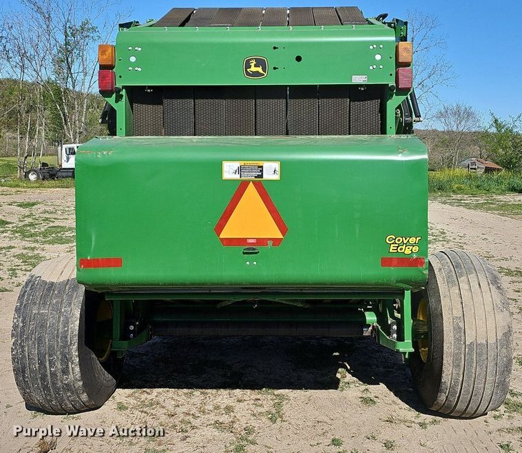 image for item MC9020 John Deere 569  round baler