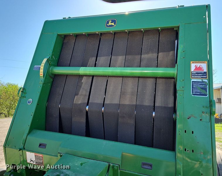 image for item MC9020 John Deere 569  round baler