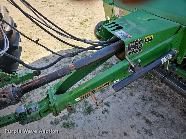 image for item MC9020 John Deere 569  round baler