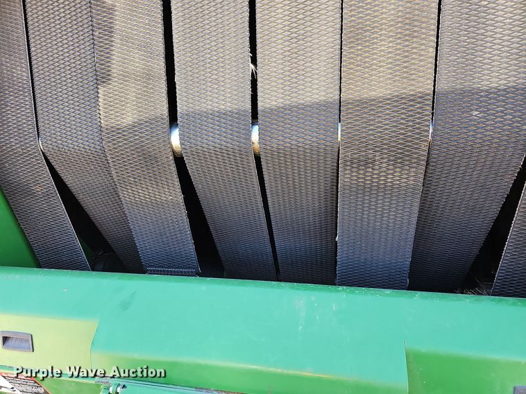 image for item MC9020 John Deere 569  round baler