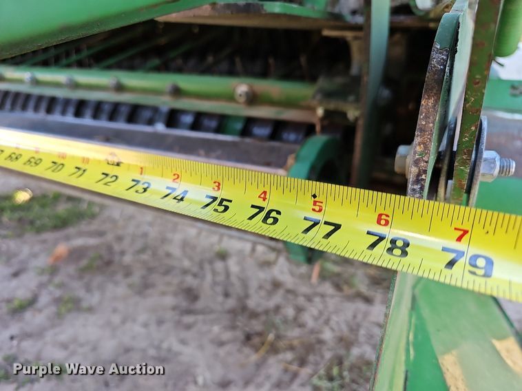 image for item MC9020 John Deere 569  round baler