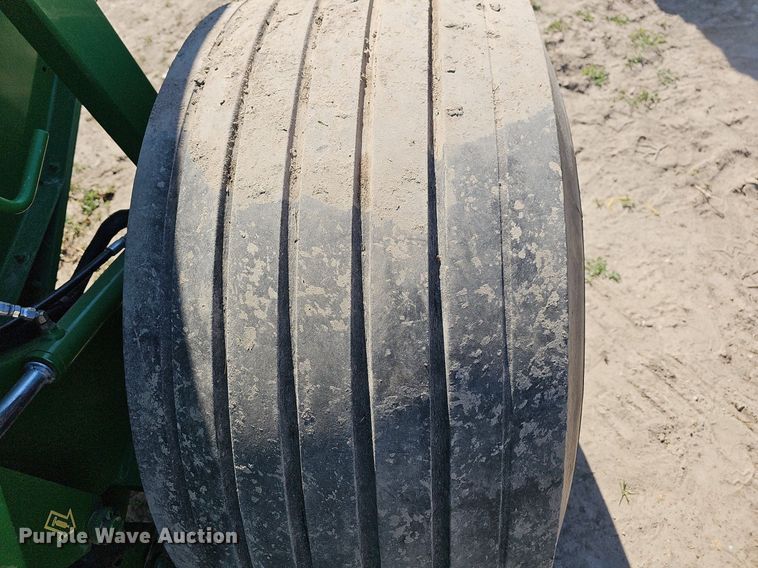 image for item MC9020 John Deere 569  round baler