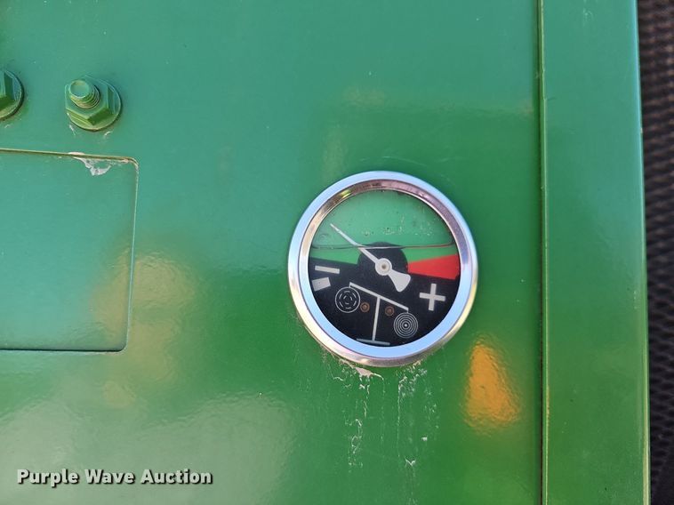 image for item MC9020 John Deere 569  round baler