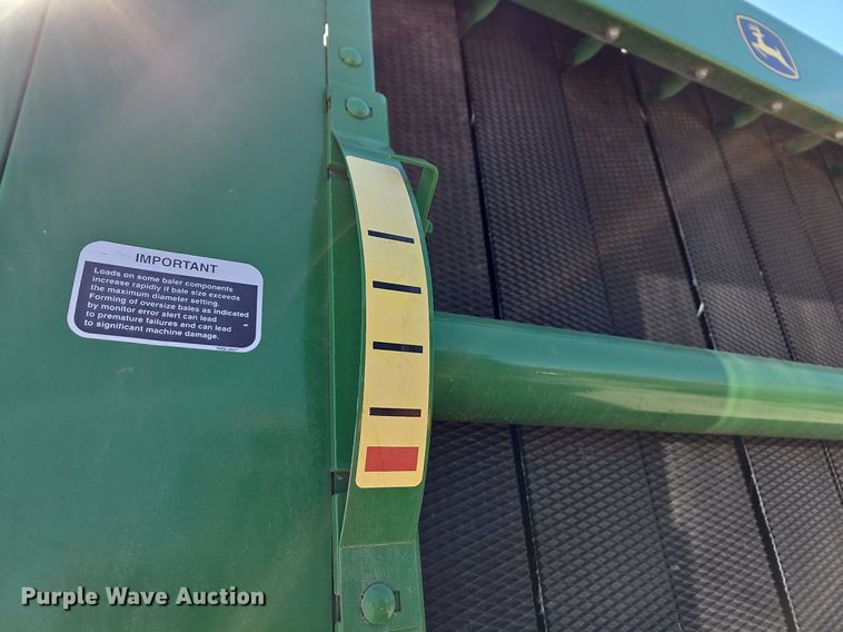 image for item MC9020 John Deere 569  round baler