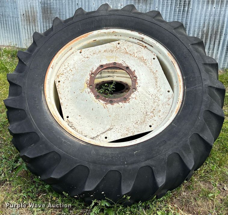 image for item MF9926 1977 John Deere 4630  tractor