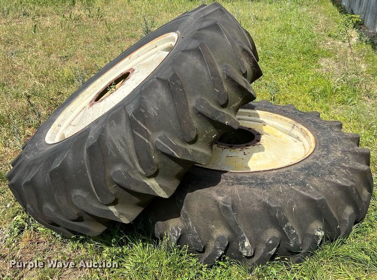 image for item MF9926 1977 John Deere 4630  tractor