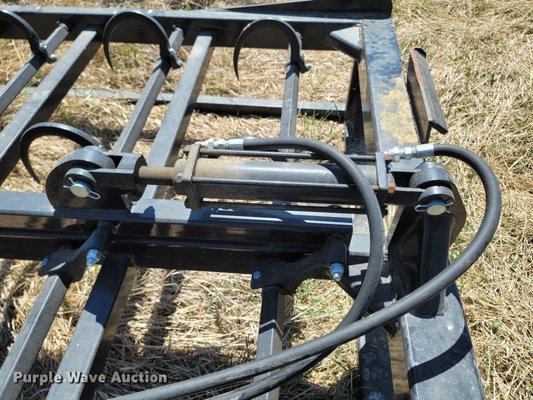 image for item ML9319 Kuhn 612F  skid steer bale accumulator grapple
