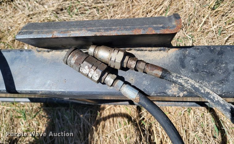 image for item ML9319 Kuhn 612F  skid steer bale accumulator grapple