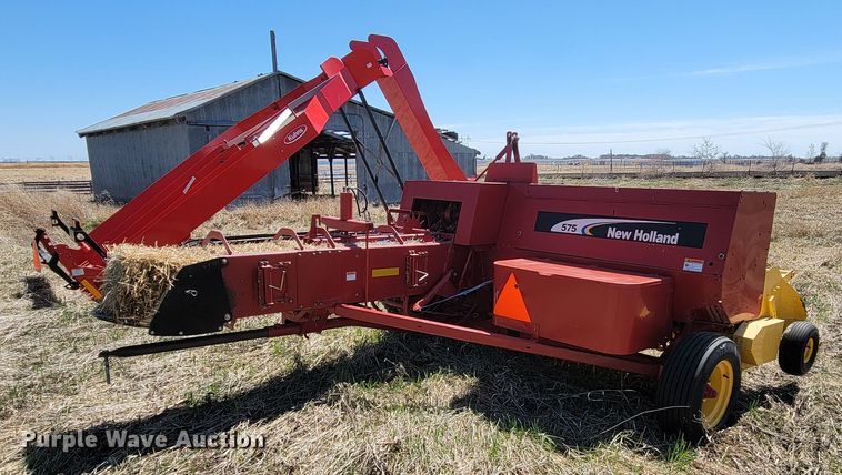 image for item ML9322 2007 New Holland 575  small square baler
