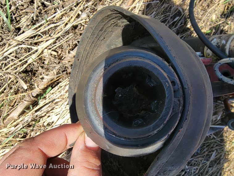 image for item ML9322 2007 New Holland 575  small square baler