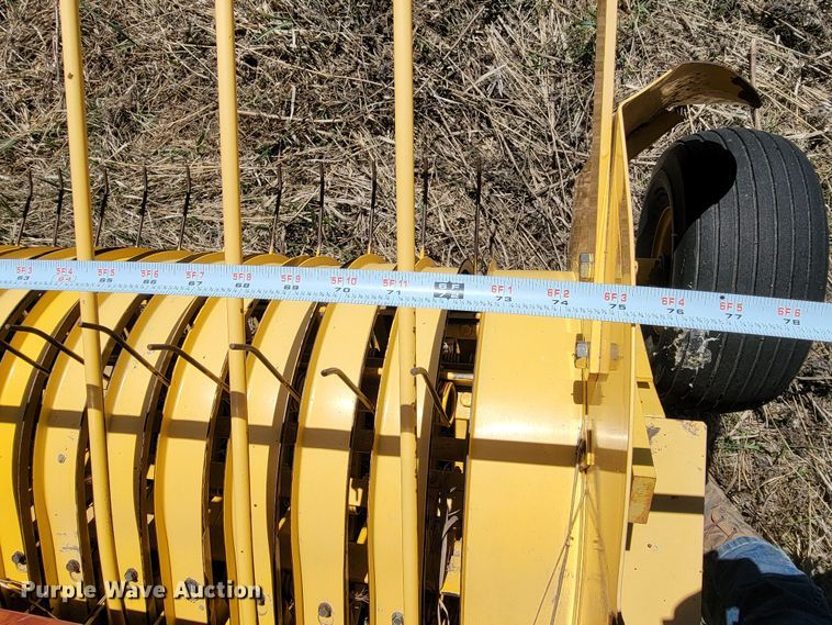 image for item ML9322 2007 New Holland 575  small square baler