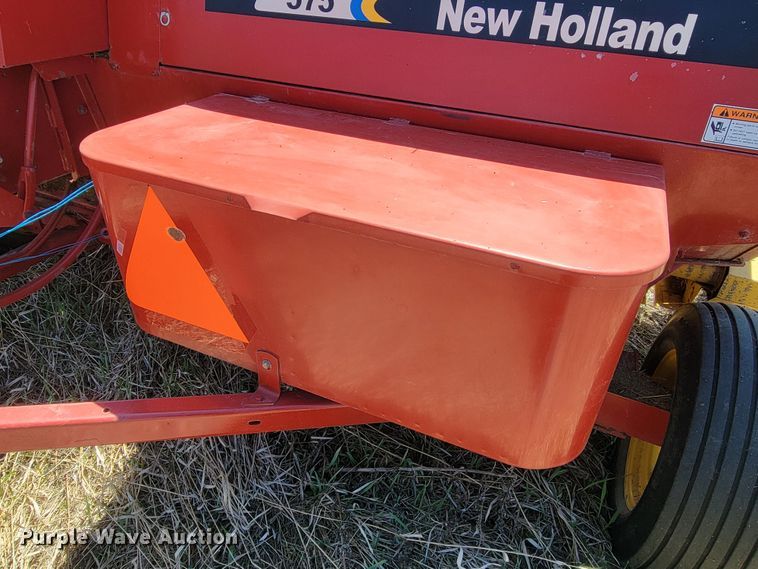 image for item ML9322 2007 New Holland 575  small square baler
