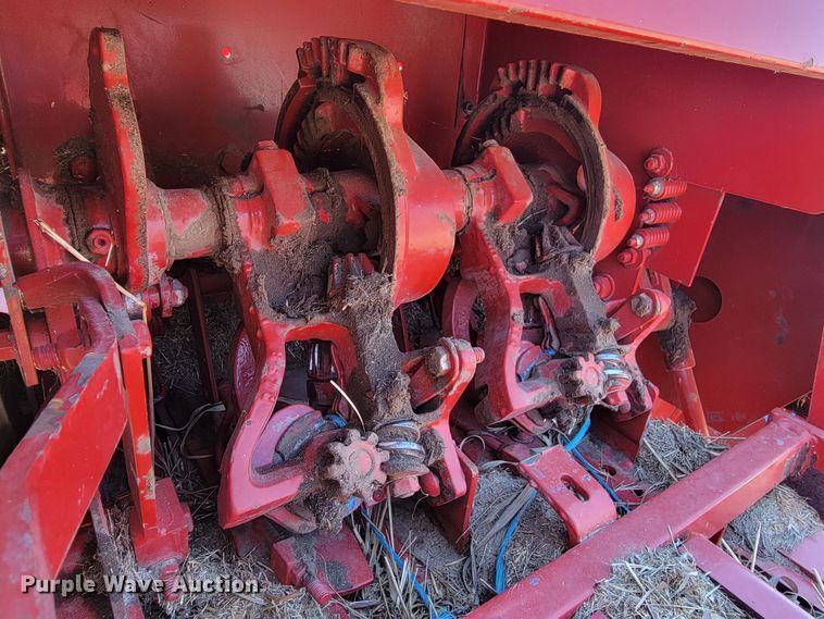 image for item ML9322 2007 New Holland 575  small square baler