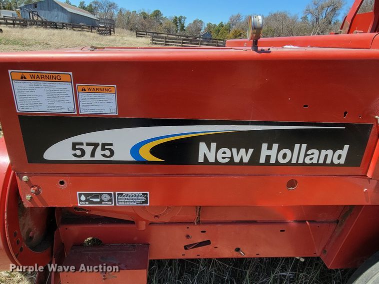 image for item ML9322 2007 New Holland 575  small square baler