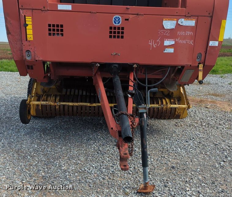 image for item MN9955 2004 New Holland BR780  round baler