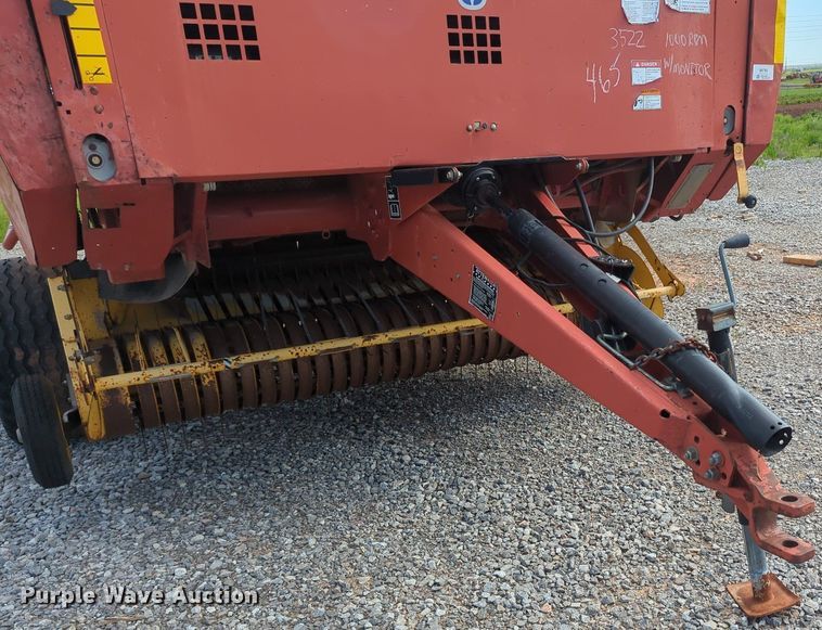 image for item MN9955 2004 New Holland BR780  round baler
