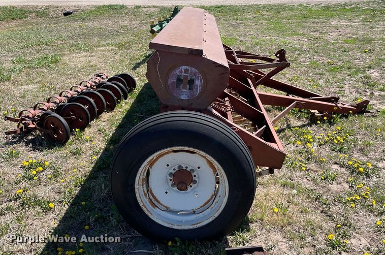 image for item MS9563 International Harvester  grain drill