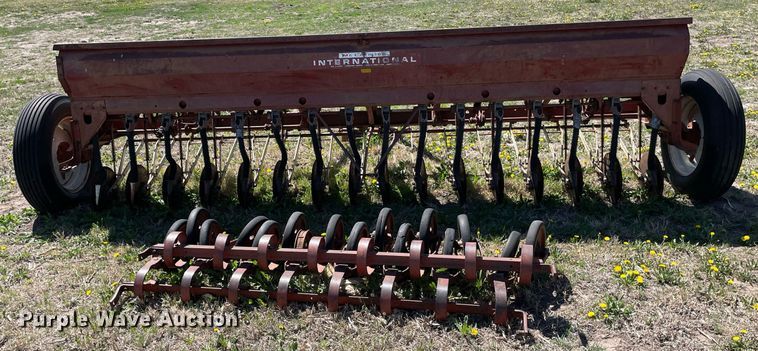 image for item MS9563 International Harvester  grain drill