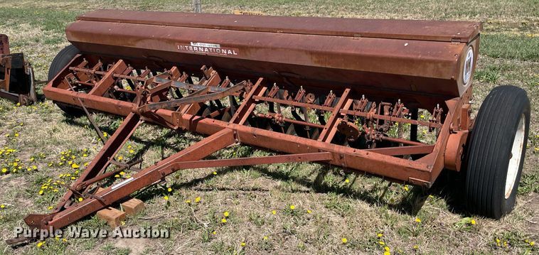 image for item MS9563 International Harvester  grain drill