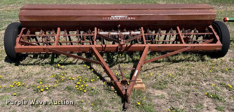 image for item MS9563 International Harvester  grain drill