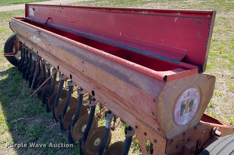image for item MS9563 International Harvester  grain drill