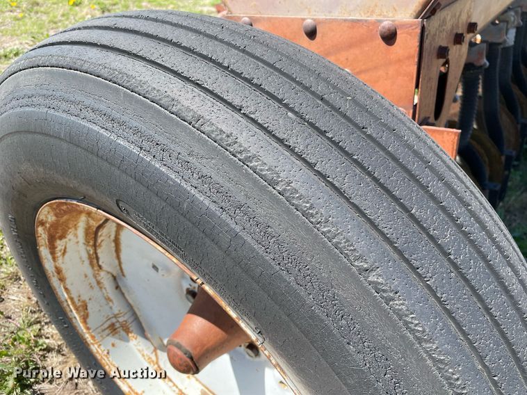 image for item MS9563 International Harvester  grain drill