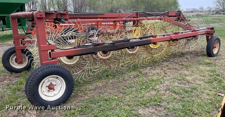 image for item MS9675 Hesston 3983  hay rake