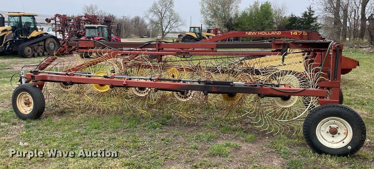 image for item MS9675 Hesston 3983  hay rake