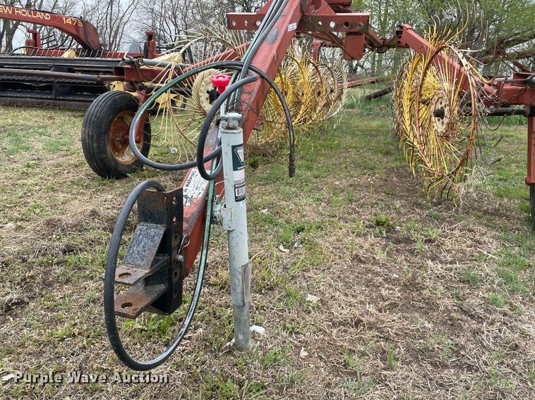 image for item MS9675 Hesston 3983  hay rake