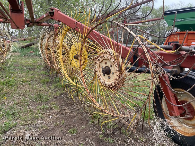 image for item MS9675 Hesston 3983  hay rake