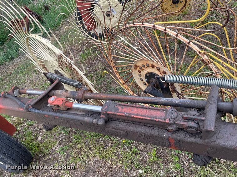 image for item MS9675 Hesston 3983  hay rake
