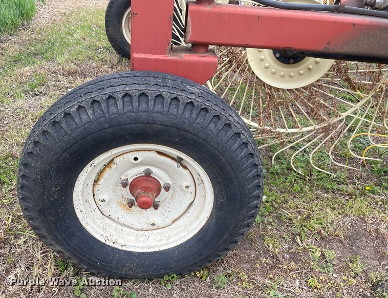 image for item MS9675 Hesston 3983  hay rake
