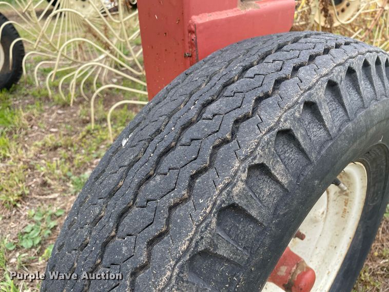 image for item MS9675 Hesston 3983  hay rake