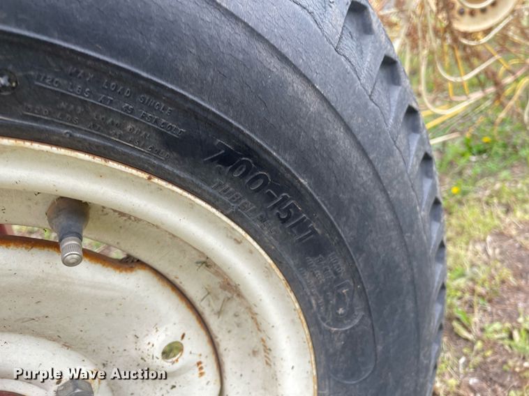 image for item MS9675 Hesston 3983  hay rake