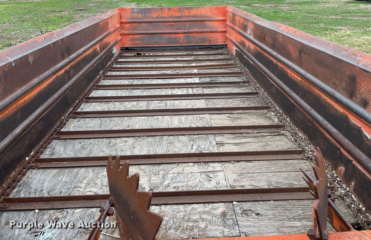 image for item MS9676 Du-Al 600  manure spreader